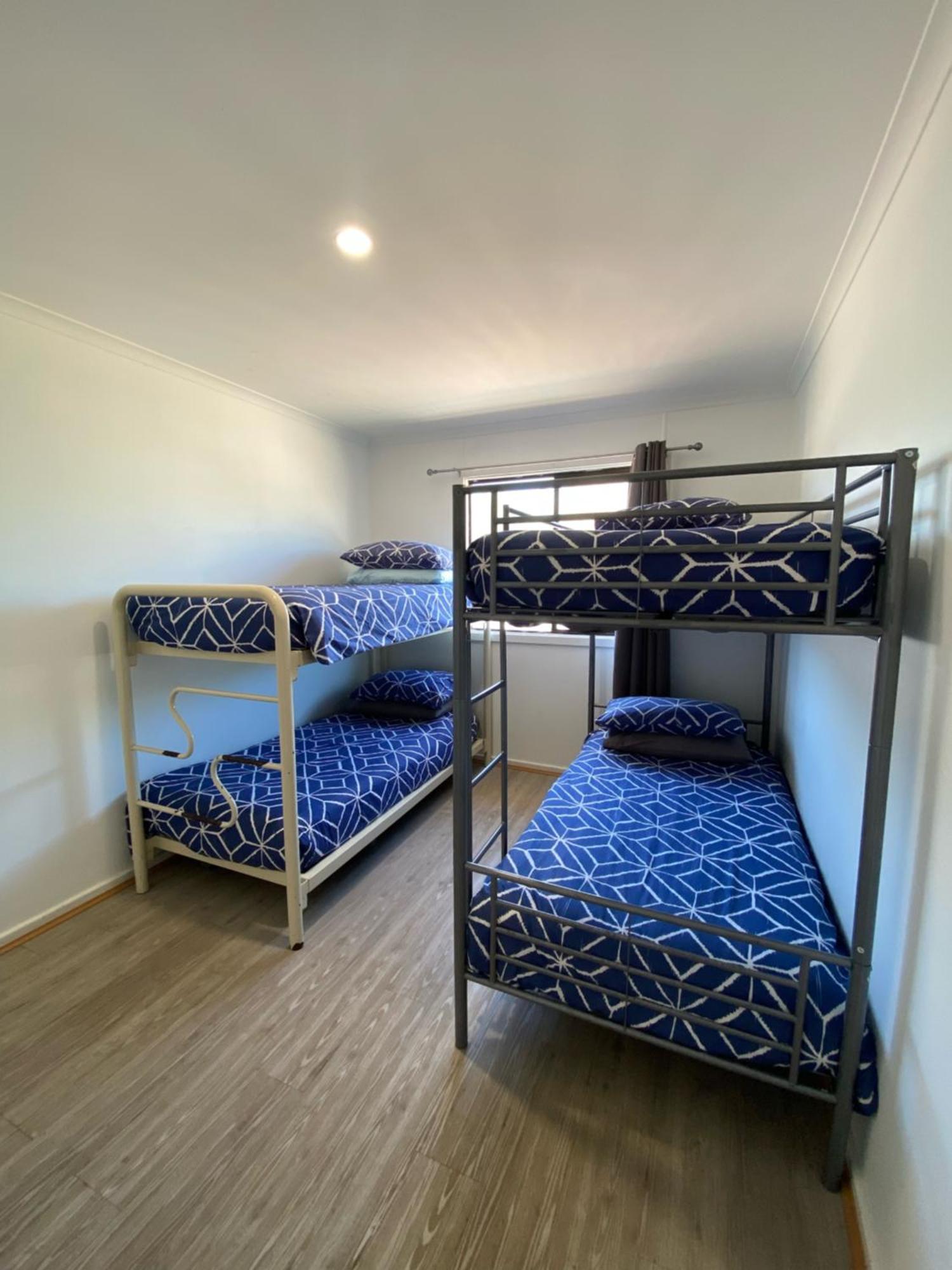 Shark Bay Apartment *